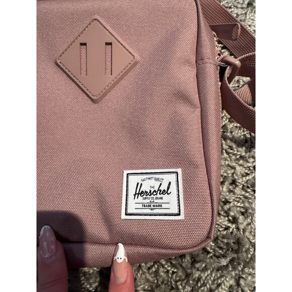 Herschel Heritage Crossbody Bag Ash Rose 2.5L-7.25"(H) x 6.00"(W) x 2.50"(D) - Picture 3 of 5